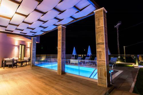 Modern Villa With Salted Water Pool,jacuzzi, Bbq!