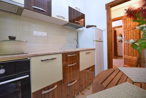Hostal Panagou Studios