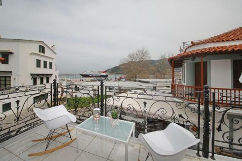 Port View Apartment