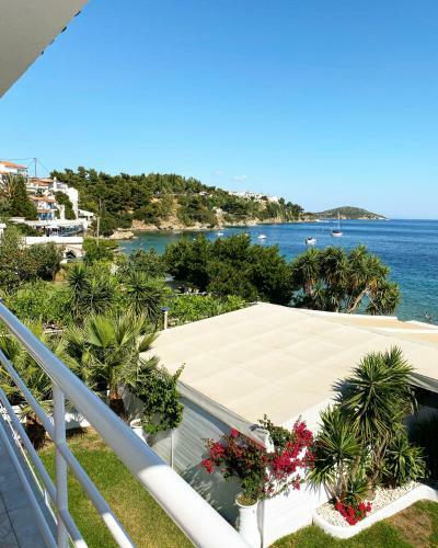Anemoni Beach Hotel