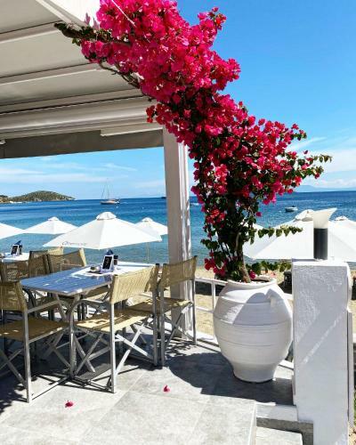 Anemoni Beach Hotel