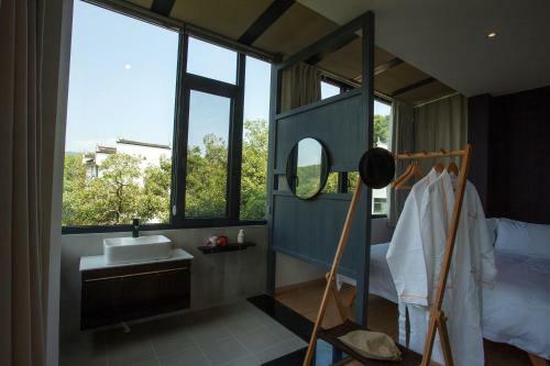 Wuyuan Yi Chuan Yi Su River View Sen Hotel