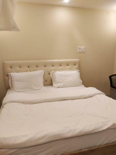 Hotel The Royal Chandra