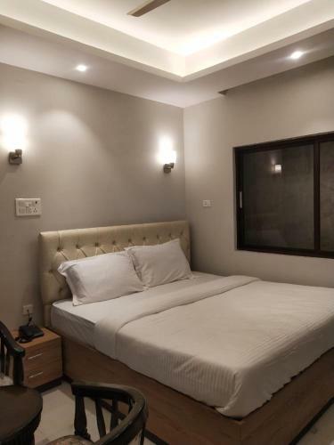 Hotel The Royal Chandra
