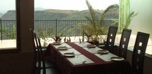 Hotel Nivant Hill Resort