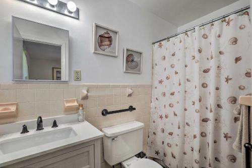 Charming Home Near Hillsborough Bay With Yard!