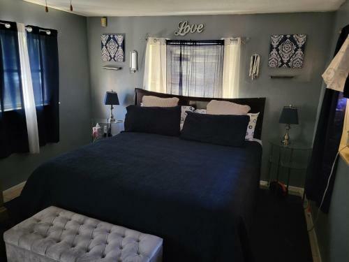 Peaceful Palace 3/2ba Smoke & Pet Free Spacious Hm