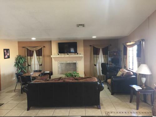 Motel Royal Inn Pearsall