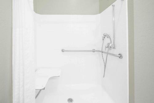 Hotel Baymont Inn & Suites