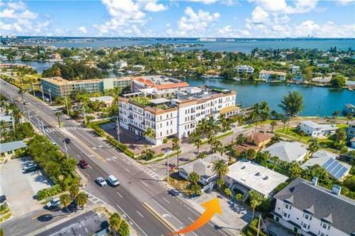 Apartamento Amazing Location ! Direct Across St, From Beach