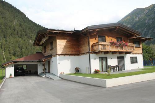 Hostal Villa Alpin