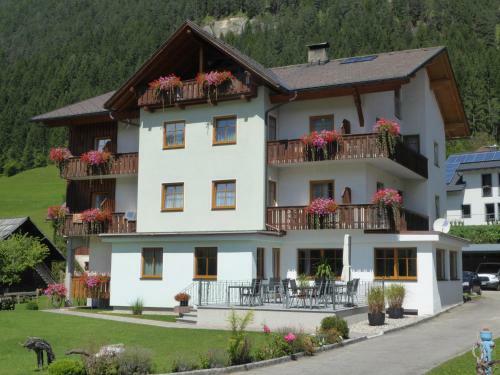 Hostal Pension Haus Edelweiss