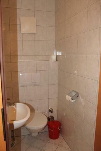 Apartamento Ferienwohnungen Am Dorfplatz