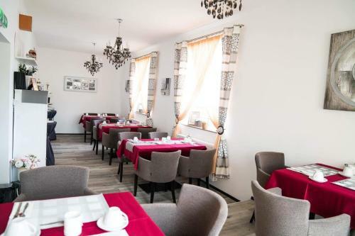 Hostal Pension & Restaurant La Amalia