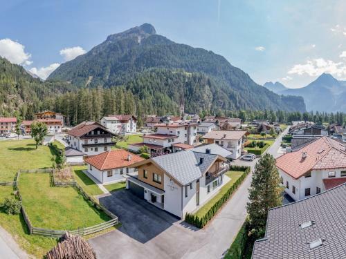 Holiday Home Alpenchalet Tirol-3