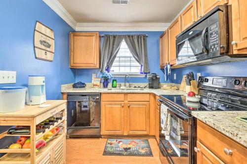 Atlanta Townhome With Patio About 9 Mi To Downtown!