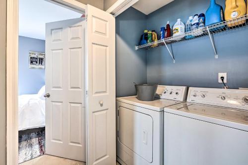 Atlanta Townhome With Patio About 9 Mi To Downtown!