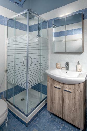 Villa Escape In Blue