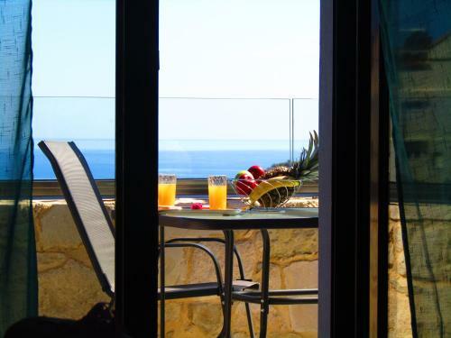 Aristos Apartments & Suites