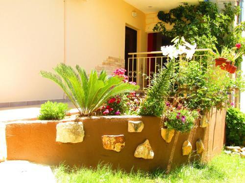Aristos Apartments & Suites