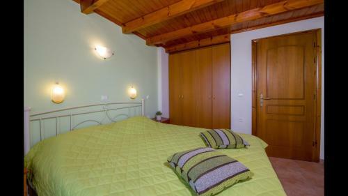 Villa Dimosthenis 4 Bedrooms With Private Pool
