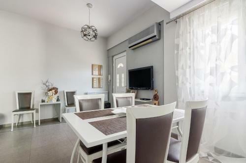 Modern & Stylish Apartment