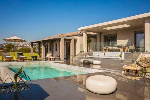 Superior Luxury Villa With Private Pool!