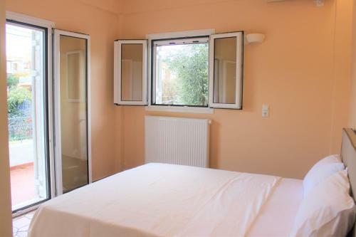 Minas New Apartment 2mins Walking From Stoupa Beach