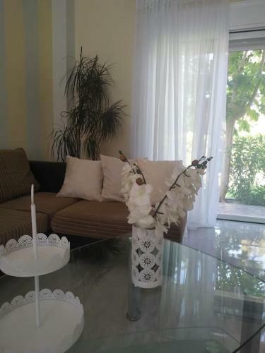 Greek Style Ground Floor Apartment & Pool