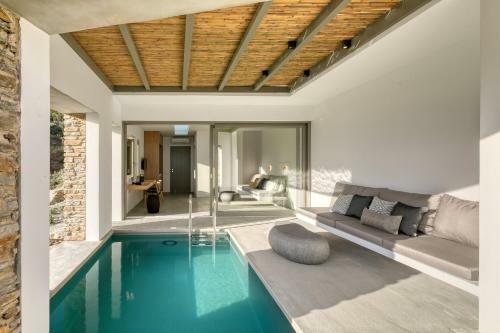 Hotel Tinos Dove Suites