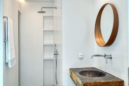 Hotel Tinos Dove Suites