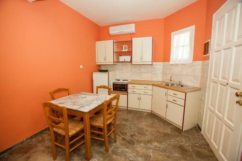 Lido Apartments Tolo