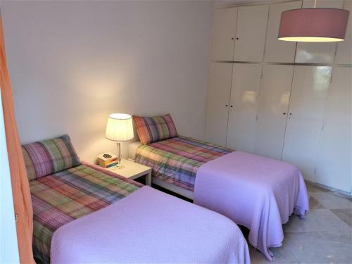 Cozy Three Bedroom Apartment In Varkiza