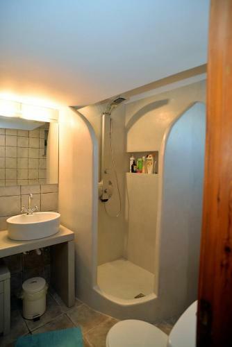 Lalari Beach Suites