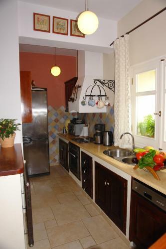 Riza Stone Cottage