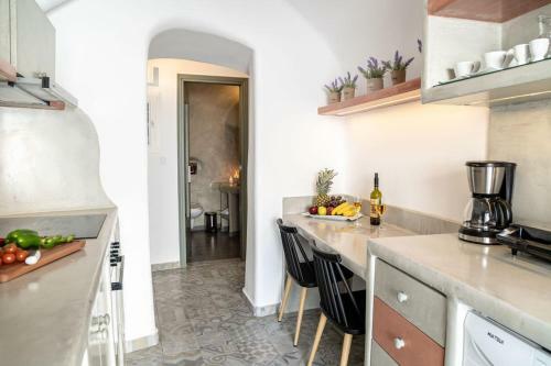 Villa Feggaropetra Cave House