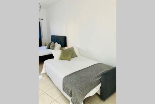 K & G Central Apartments Fira