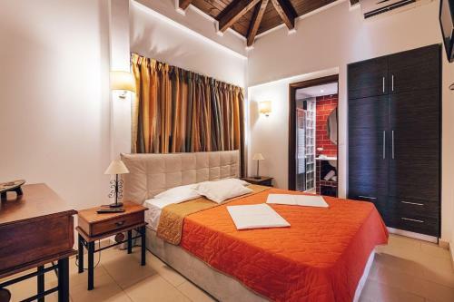 Beachfront Elena Villa With Mini Pool And Spa