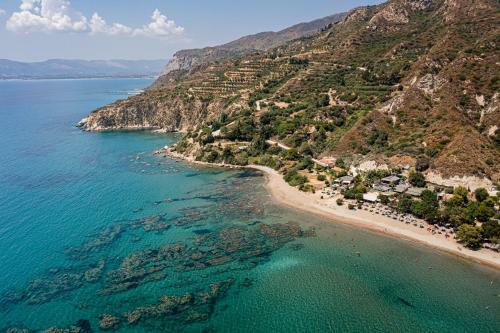 Beachfront Andriana Villa With Mini Pool And Spa