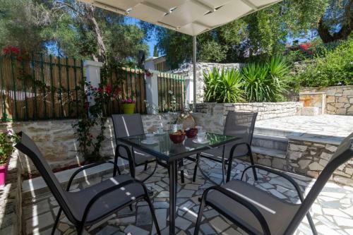 Thanos Renovated Cottage In Paxos, Lychnatika
