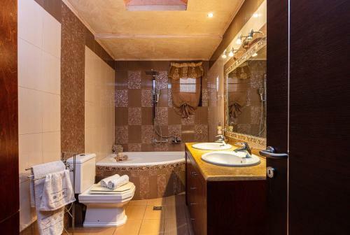 Promitheas Villa, Sea Side Resort!