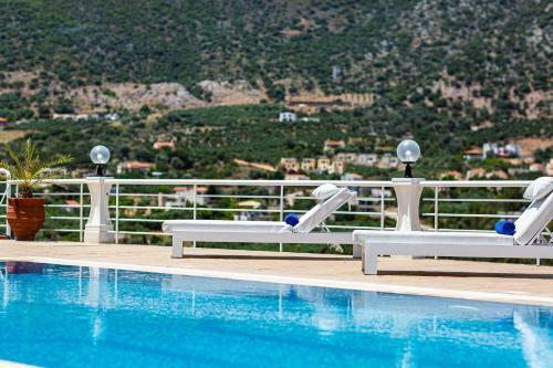Promitheas Villa, Sea Side Resort!