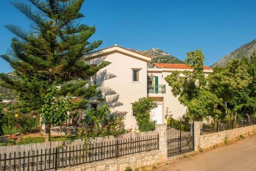 Villa Vlychada - Lux Home With Pool & Jacuzzi