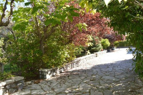 Villa Vytina With Garden And Bbq