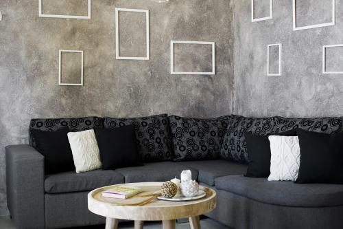Pithos Modern Apartments