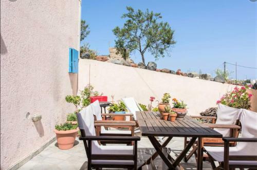 Bioclimatic Cave House Santorini