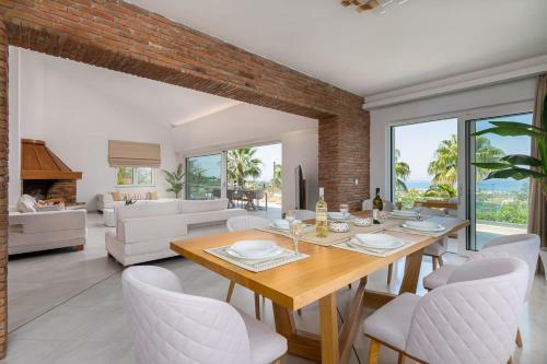 Giakoumakis Luxury-private Villa