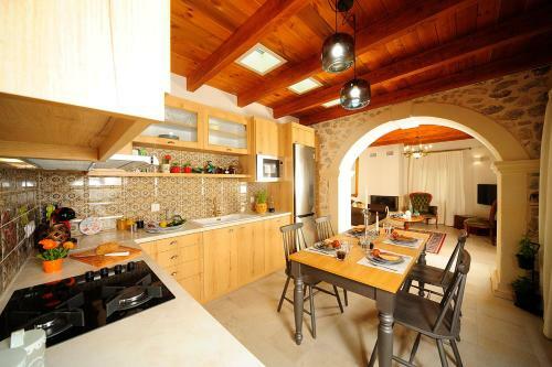Hawk Villa, Nature Essence!
