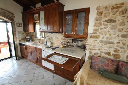 Ariadni Stone House