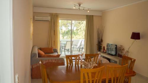 Apartment 50m From Sea!